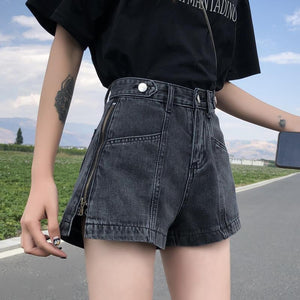 Denim shorts met Moskou motief